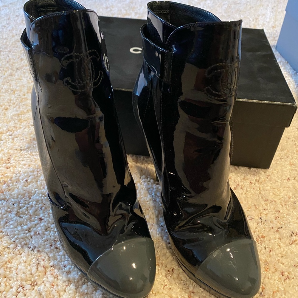 CHANEL Black and Gray Ankle Boots